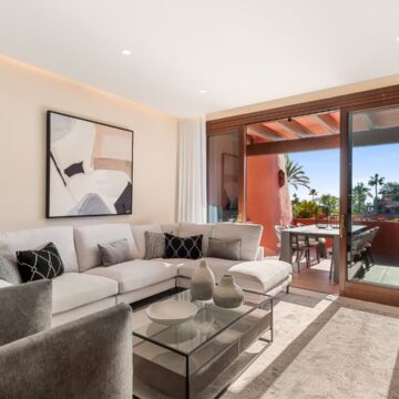 Luxury Front-line Beach Apartment with sea views in Torre Bermeja on The new Golden Mile Estepona Picture 3