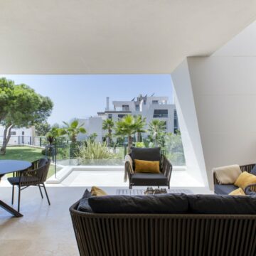 2-Bedroom Modern Ground Floor Apartment Surrounded by Golf Courses near Marina and the Beach in Cabopino Marbella East Picture 4