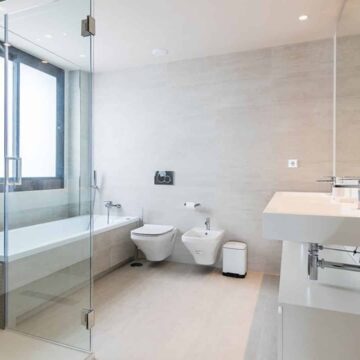 Beautiful Three Bedroom Contemporary Ground Floor Apartment with Sea Views in Azahar de Marbella, Nueva Andalucia Picture 18