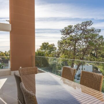 Brand New Stunning Apartment With Spectacular Views Surrounded by Golf Courses in La Quinta, Benahavis Picture 8