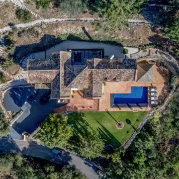 Impressive Mediterranean Family Villa With Panoramic Views of Valleys and Mountain in Upscale Neighbourhood of El Madroñal, Benahavis Picture 36