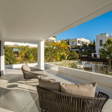 Very Private, Contemporary Villa in the Gated Community Los Olivos, Nueva Andalucia Marbella Picture 12