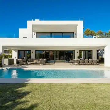 Very Private, Contemporary Villa in the Gated Community Los Olivos, Nueva Andalucia Marbella Picture 6