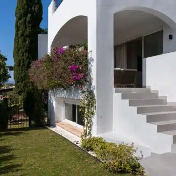 Newly Renovated Modern Townhouse with Majestic Views in Prestigious Andalusian Urbanisation in The Golden Mile, Marbella Picture 35