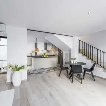 Newly Renovated 3-Bedroom Home in The Charming Townhouse Centrally Located near Amenities of Estepona Old Town Picture 8