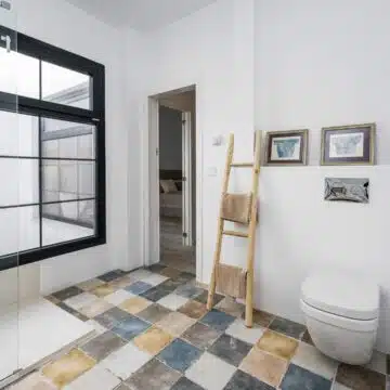 Newly Renovated 3-Bedroom Home in The Charming Townhouse Centrally Located near Amenities of Estepona Old Town Picture 11