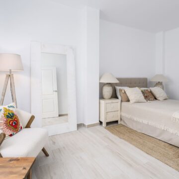 Newly Renovated 3-Bedroom Home in The Charming Townhouse Centrally Located near Amenities of Estepona Old Town Picture 12