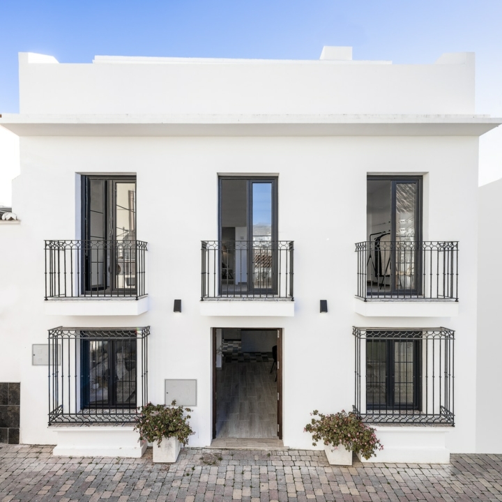 Newly Renovated 3-Bedroom Home in The Charming Townhouse Centrally Located near Amenities of Estepona Old Town Picture