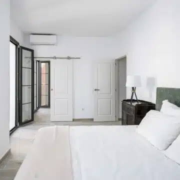 Newly Renovated 3-Bedroom Home in The Charming Townhouse Centrally Located near Amenities of Estepona Old Town Picture 16