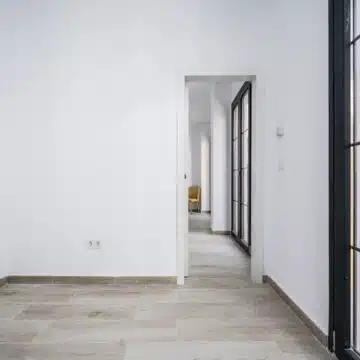 Newly Renovated 3-Bedroom Home in The Charming Townhouse Centrally Located near Amenities of Estepona Old Town Picture 17
