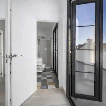Newly Renovated 3-Bedroom Home in The Charming Townhouse Centrally Located near Amenities of Estepona Old Town Picture 10