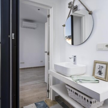 Newly Renovated 3-Bedroom Home in The Charming Townhouse Centrally Located near Amenities of Estepona Old Town Picture 20