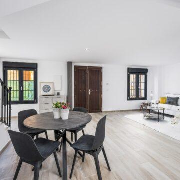 Newly Renovated 3-Bedroom Home in The Charming Townhouse Centrally Located near Amenities of Estepona Old Town Picture 5