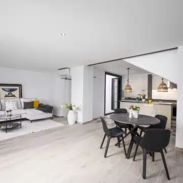 Newly Renovated 3-Bedroom Home in The Charming Townhouse Centrally Located near Amenities of Estepona Old Town Picture 7