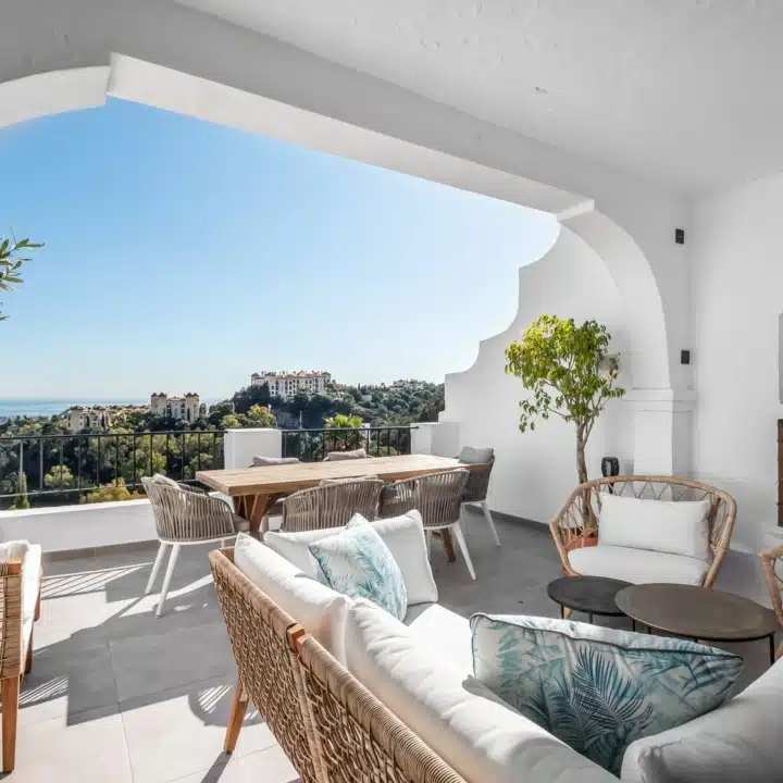 Large Renovated Duplex Apartment with Amazing Seaviews in La Quinta, Benahavis Picture