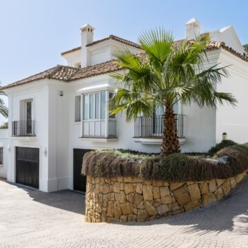 Spectacular Andalusian Villa with Panoramic Views and Golf Course Right on Your Doorstep in Los Monteros, Marbella East Picture 50