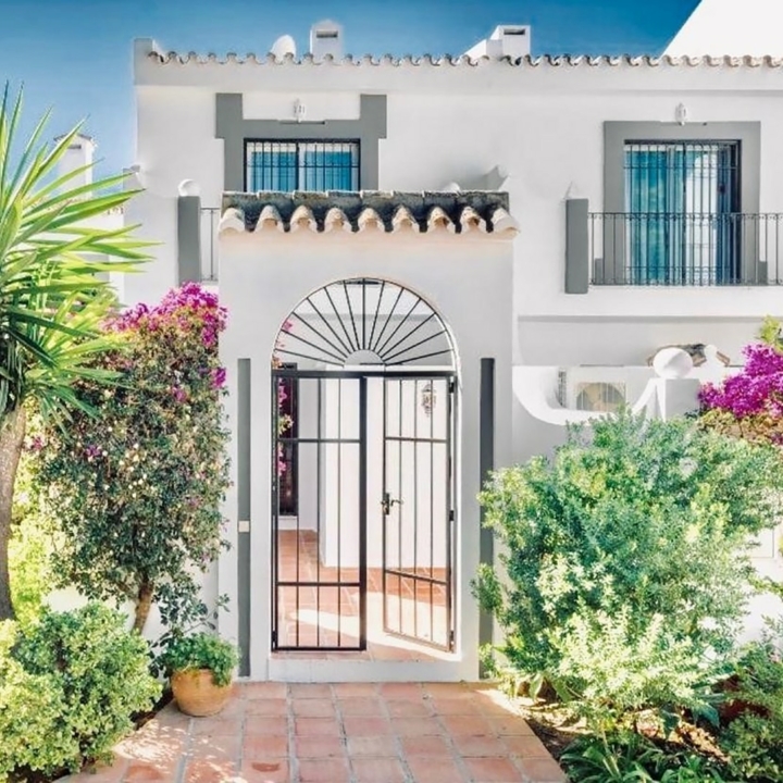 Magnificent Recently Remodeled Townhouse with Excellent Views of Golf Courses and Ocean in Nueva Andalucia, Marbella Picture