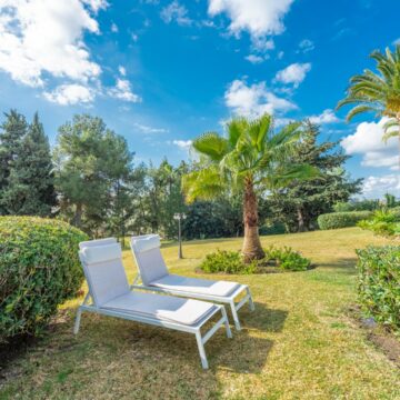 Magnificent Recently Remodeled Townhouse with Excellent Views of Golf Courses and Ocean in Nueva Andalucia, Marbella Picture 10