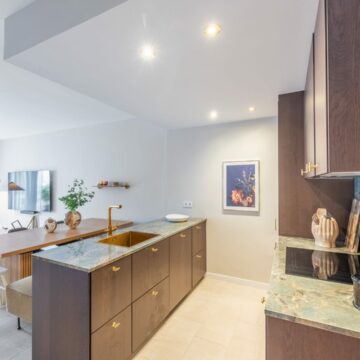Magnificent Recently Remodeled Townhouse with Excellent Views of Golf Courses and Ocean in Nueva Andalucia, Marbella Picture 11