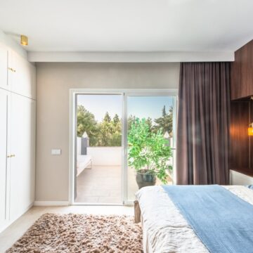 Magnificent Recently Remodeled Townhouse with Excellent Views of Golf Courses and Ocean in Nueva Andalucia, Marbella Picture 19