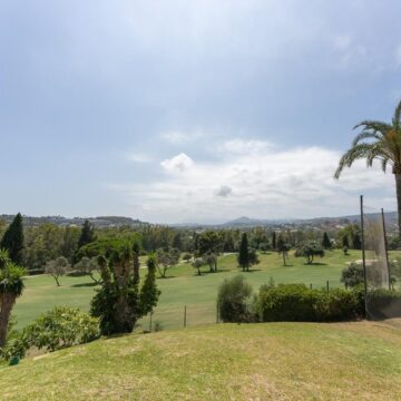 Magnificent Recently Remodeled Townhouse with Excellent Views of Golf Courses and Ocean in Nueva Andalucia, Marbella Picture 40