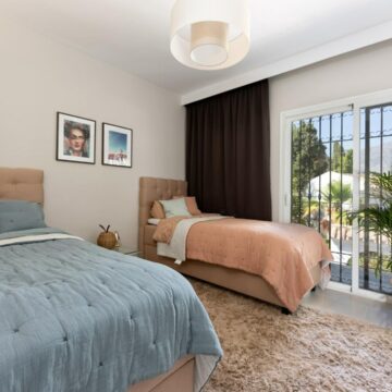 Magnificent Recently Remodeled Townhouse with Excellent Views of Golf Courses and Ocean in Nueva Andalucia, Marbella Picture 26