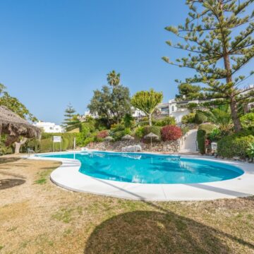 Magnificent Recently Remodeled Townhouse with Excellent Views of Golf Courses and Ocean in Nueva Andalucia, Marbella Picture 36