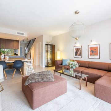 Magnificent Recently Remodeled Townhouse with Excellent Views of Golf Courses and Ocean in Nueva Andalucia, Marbella Picture 4