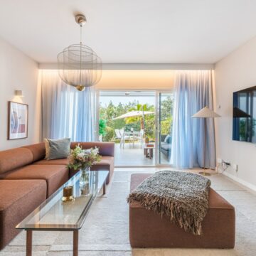 Magnificent Recently Remodeled Townhouse with Excellent Views of Golf Courses and Ocean in Nueva Andalucia, Marbella Picture 5