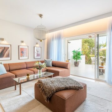 Magnificent Recently Remodeled Townhouse with Excellent Views of Golf Courses and Ocean in Nueva Andalucia, Marbella Picture 7