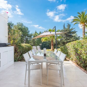 Magnificent Recently Remodeled Townhouse with Excellent Views of Golf Courses and Ocean in Nueva Andalucia, Marbella Picture 8