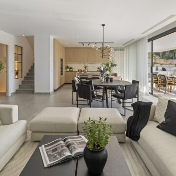 Stunning Modern Villa with Breathtaking Views in Las Lomas de Nueva Andalucia, Marbella Picture 20