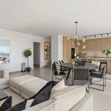 Stunning Modern Villa with Breathtaking Views in Las Lomas de Nueva Andalucia, Marbella Picture 21