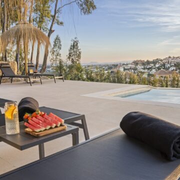Stunning Modern Villa with Breathtaking Views in Las Lomas de Nueva Andalucia, Marbella Picture 7