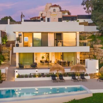Stunning Modern Villa with Breathtaking Views in Las Lomas de Nueva Andalucia, Marbella Picture 0