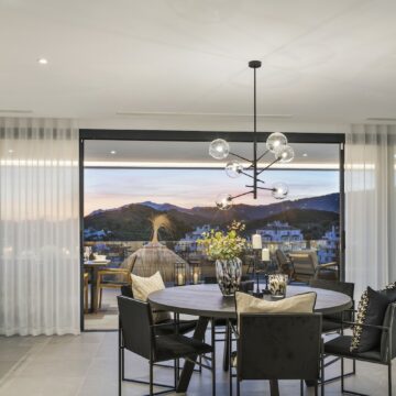 Stunning Modern Villa with Breathtaking Views in Las Lomas de Nueva Andalucia, Marbella Picture 15