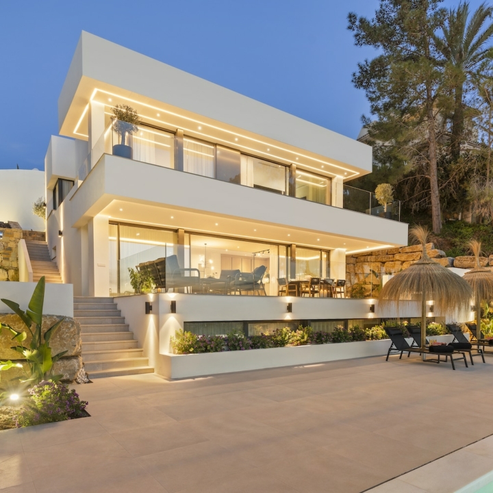 Stunning Modern Villa with Breathtaking Views in Las Lomas de Nueva Andalucia, Marbella Picture
