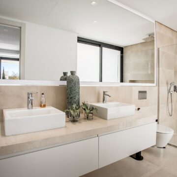 Contemporary Luxury Villa in the Prestigious Gated Community Los Olivos in Nueva Andalucia Marbella Picture 14
