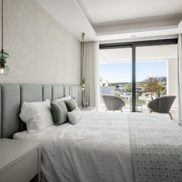 Contemporary Luxury Villa in the Prestigious Gated Community Los Olivos in Nueva Andalucia Marbella Picture 18