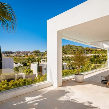 Contemporary Luxury Villa in the Prestigious Gated Community Los Olivos in Nueva Andalucia Marbella Picture 15