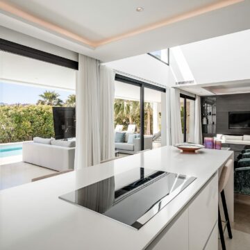 Contemporary Luxury Villa in the Prestigious Gated Community Los Olivos in Nueva Andalucia Marbella Picture 8