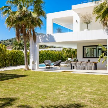 Contemporary Luxury Villa in the Prestigious Gated Community Los Olivos in Nueva Andalucia Marbella Picture 6