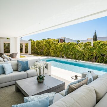 Contemporary Luxury Villa in the Prestigious Gated Community Los Olivos in Nueva Andalucia Marbella Picture 3