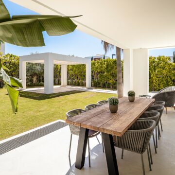 Contemporary Luxury Villa in the Prestigious Gated Community Los Olivos in Nueva Andalucia Marbella Picture 4