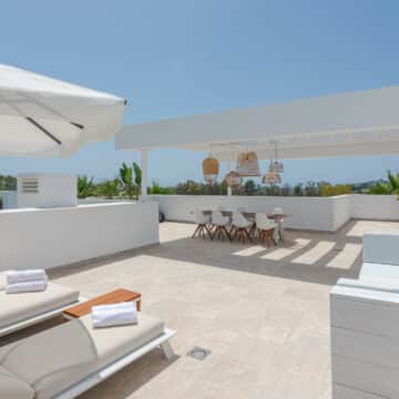 Stunning Atalaya Hills Penthouse with amazing open views of the Atalaya golf course, across to the Mediterranean Sea Picture 15