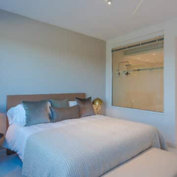Stunning Atalaya Hills Penthouse with amazing open views of the Atalaya golf course, across to the Mediterranean Sea Picture 19