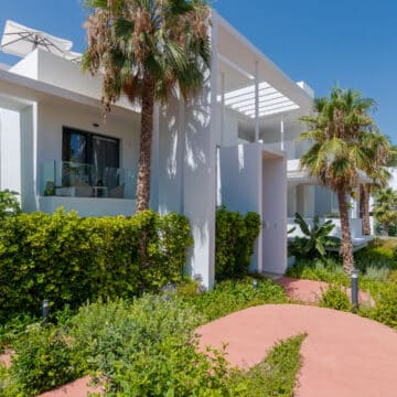 Stunning Atalaya Hills Penthouse with amazing open views of the Atalaya golf course, across to the Mediterranean Sea Picture 26