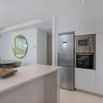 Stunning Atalaya Hills Penthouse with amazing open views of the Atalaya golf course, across to the Mediterranean Sea Picture 5