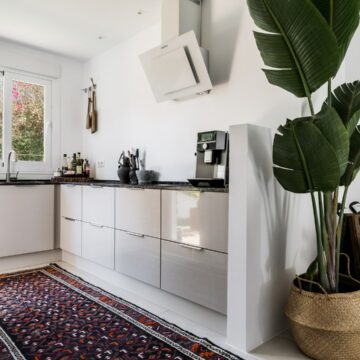Stunning Beach House with Spectacular Sea Views located in a Tranquil Neighbourhood in Cabopino, Marbella East Picture 21