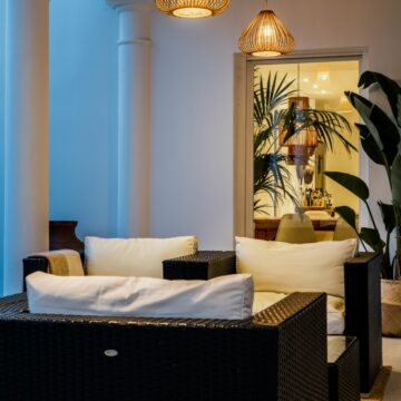 Stunning Beach House with Spectacular Sea Views located in a Tranquil Neighbourhood in Cabopino, Marbella East Picture 3